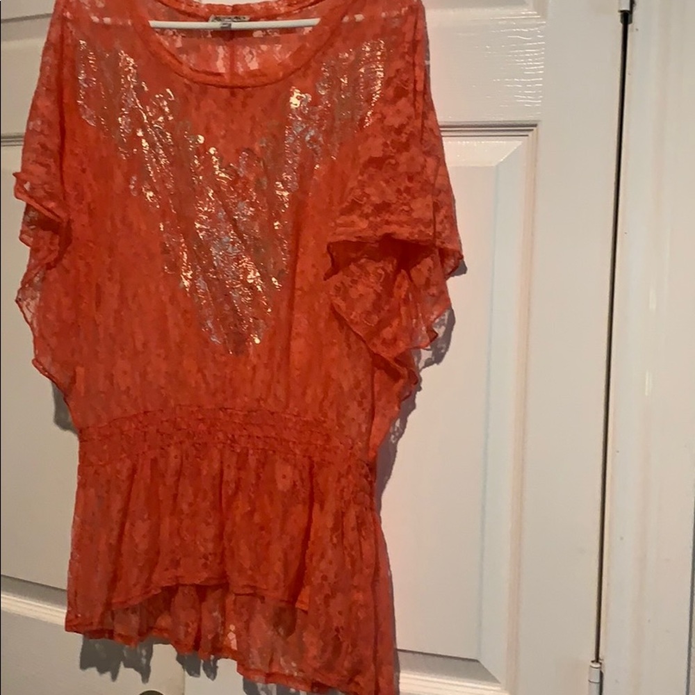 Lace butterfly sleeves with waist gathered